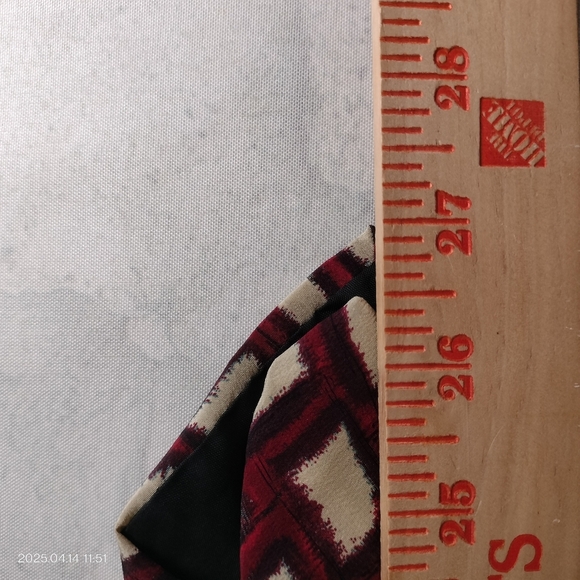 Boss Hugo Boss Silk Geometric Red and Cream Abstract Men's Tie Necktie Italy - Picture 6 of 8